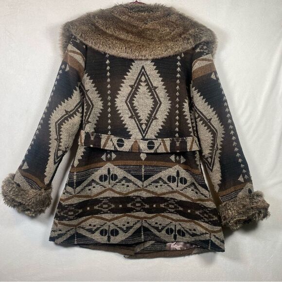 High Line Vintage Southwest Style Coat W/Faux Fur Collar and Cuffs Size Medium - Picture 2 of 16